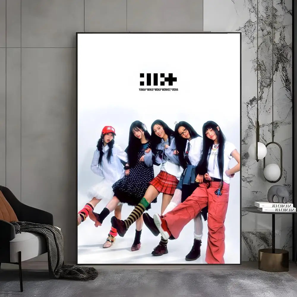 Poster ILLIT – K-pop Wall Art Premium 50x70 cm