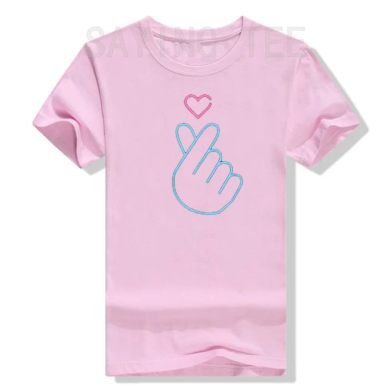 T-shirt K-Pop à manches courtes avec motif cœur main signe doigt cœur coréen vintage pour fans de K-Drama
