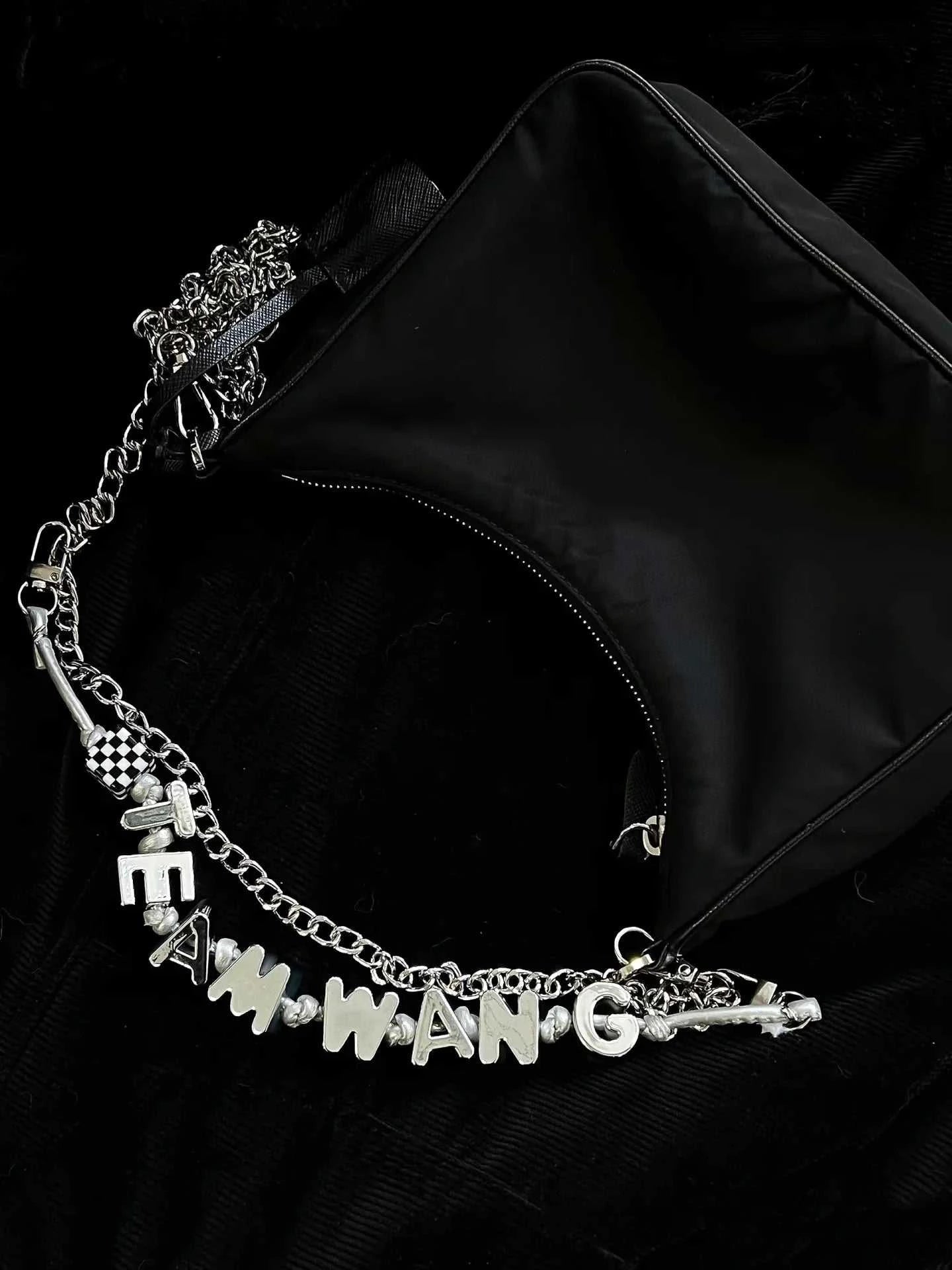 Chaîne de Sac Jackson Wang TEAM WANG – Accessoire K-pop Collector