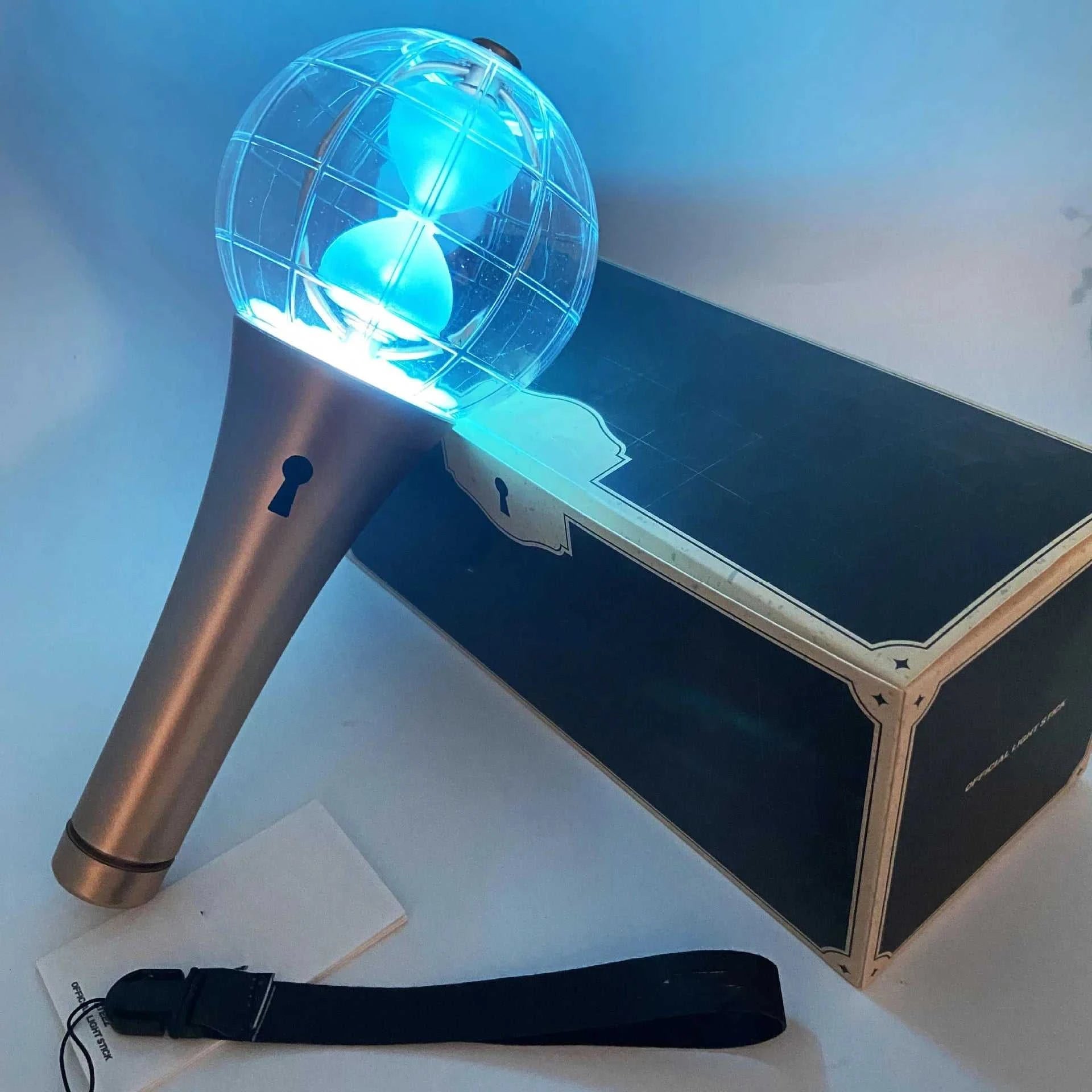 Kpop Ateezed Ver.2 Ver.1 Lightstick Globe Hand Lamp Concert Lamp Hiphop Light Stick Flash Fluorescent Fans Collection otakupop.store