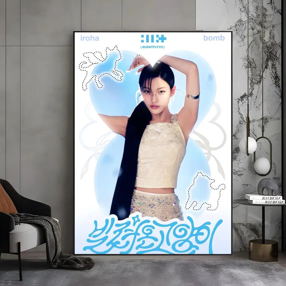 Poster ILLIT – K-pop Wall Art Premium 50x70 cm