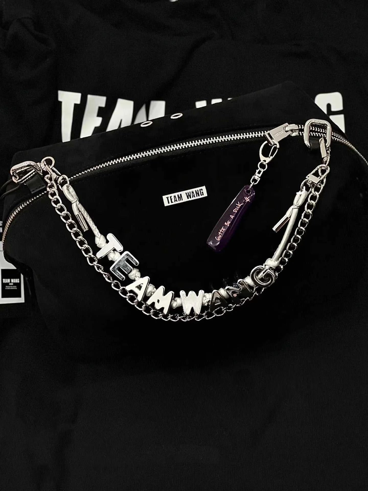 Chaîne de Sac Jackson Wang TEAM WANG – Accessoire K-pop Collector