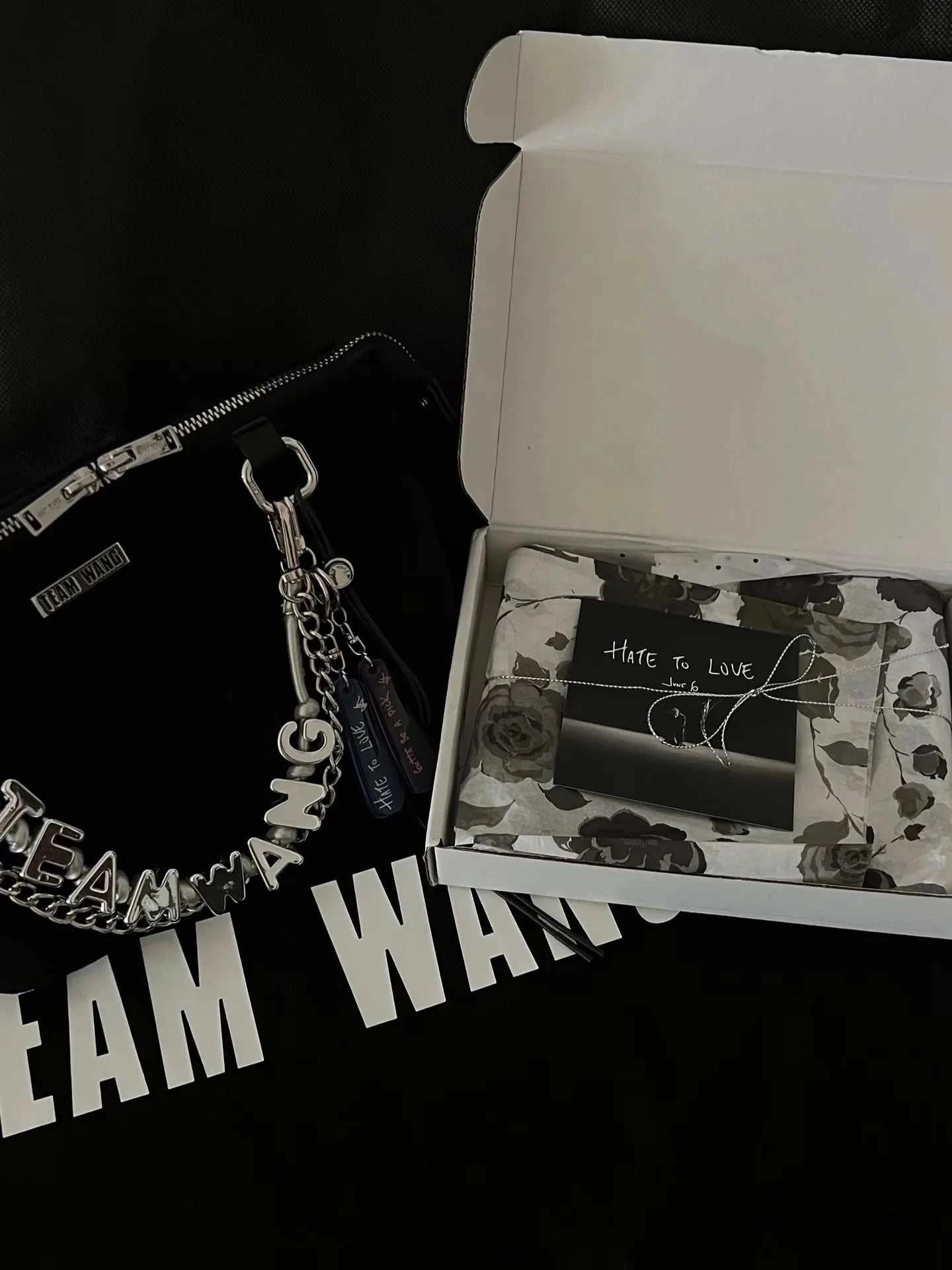 Chaîne de Sac Jackson Wang TEAM WANG – Accessoire K-pop Collector