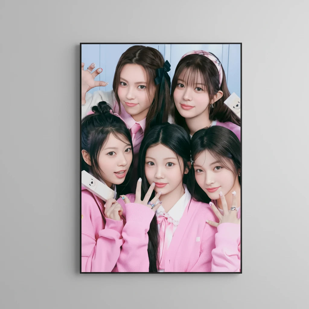 Poster ILLIT – K-pop Wall Art Premium 50x70 cm